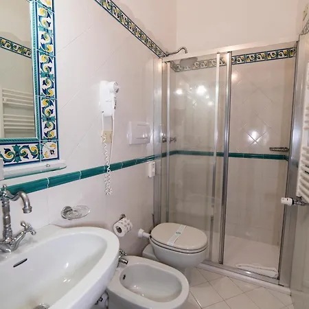 Miramare Hotel 3*