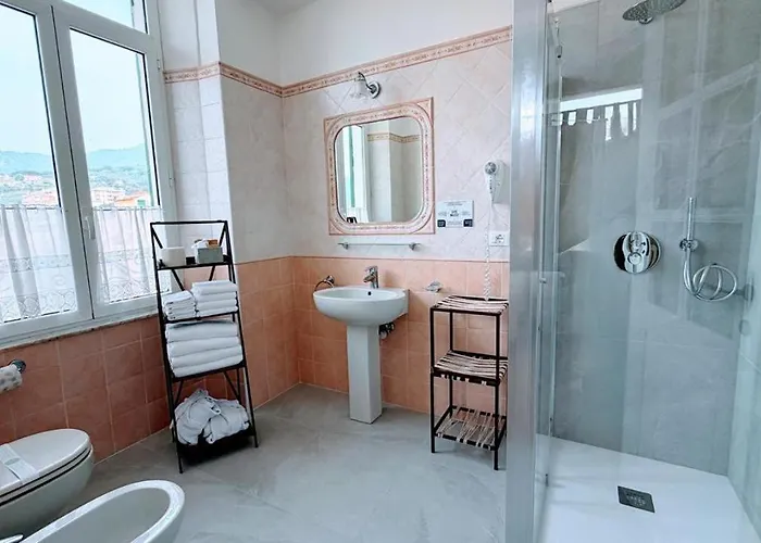 فندق Miramare 3*