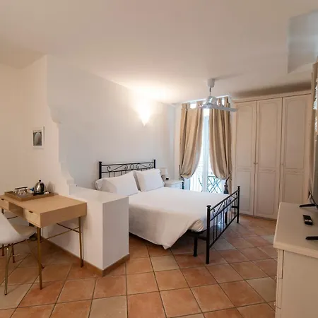Hotell Miramare 3*