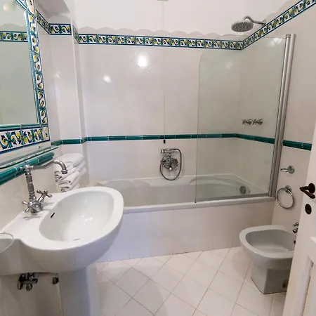 Miramare Hotell 3*