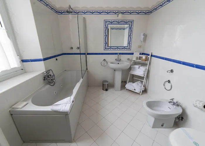 Miramare Hotell 3*